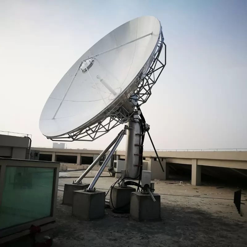 4.5m C/Ku band satellite communication antenna