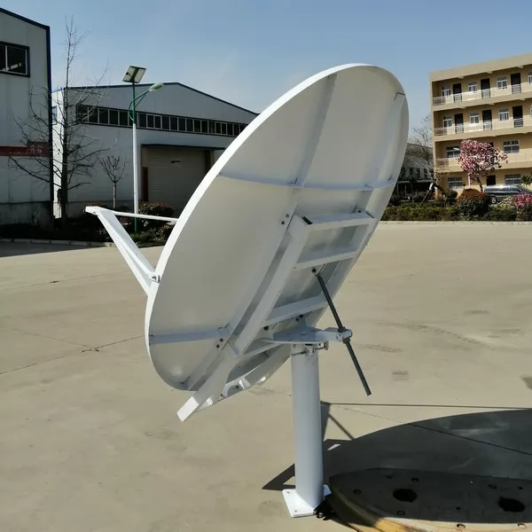 4.5m C/Ku band satellite communication antenna