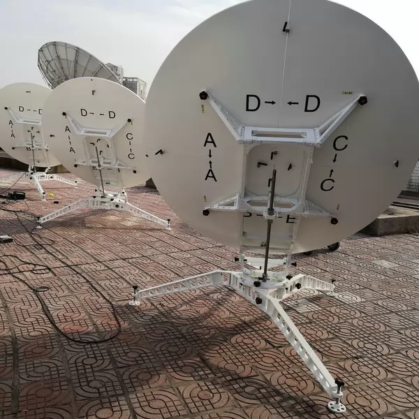 4.5m C/Ku band satellite communication antenna