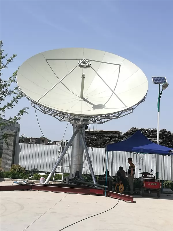 antenne de la station terrienne