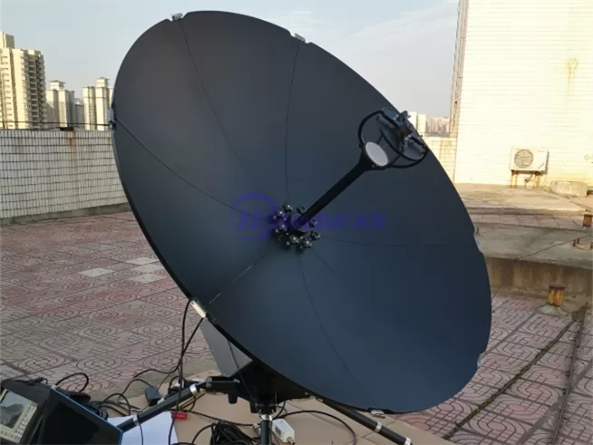 1.2m Center-feed Automatic Flyaway Antenna