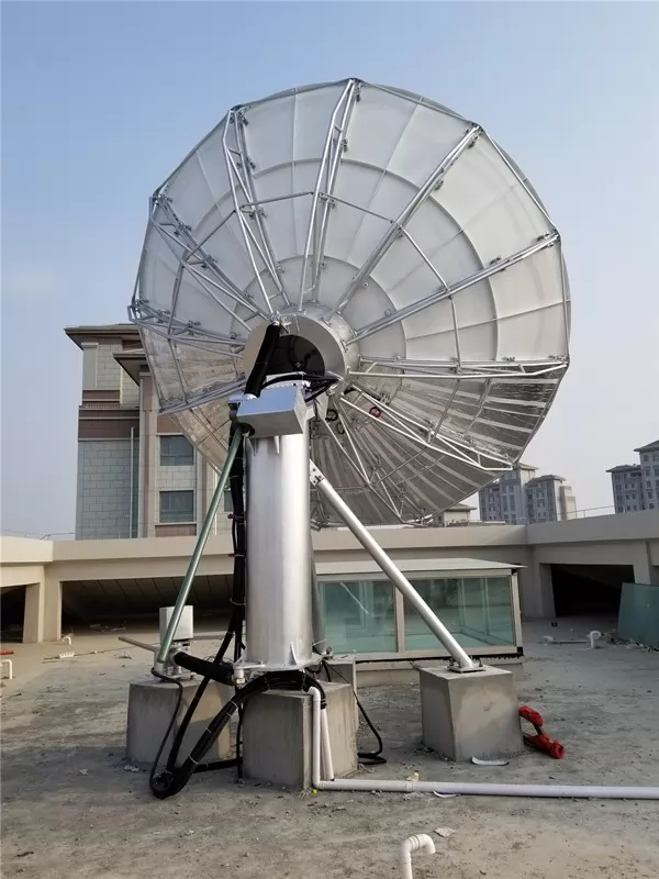 Antena de comunicación por satélite de banda C/Ku de 4,5 m