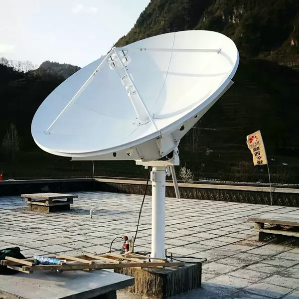 Antena de comunicación por satélite de banda C/Ku de 4,5 m