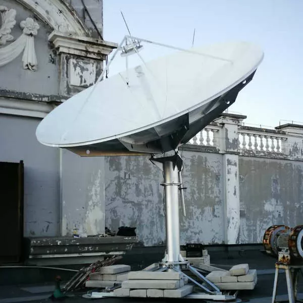 Antena de comunicación por satélite de banda C/Ku de 4,5 m