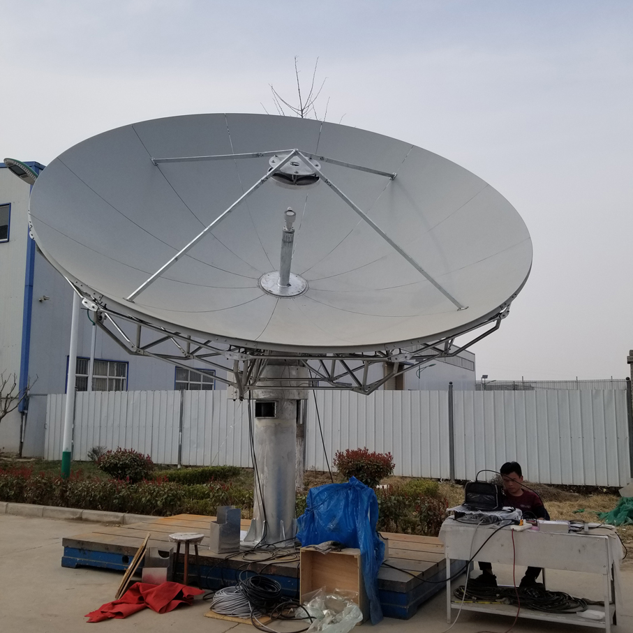 4.5m full motion uplink satellite communication antenna