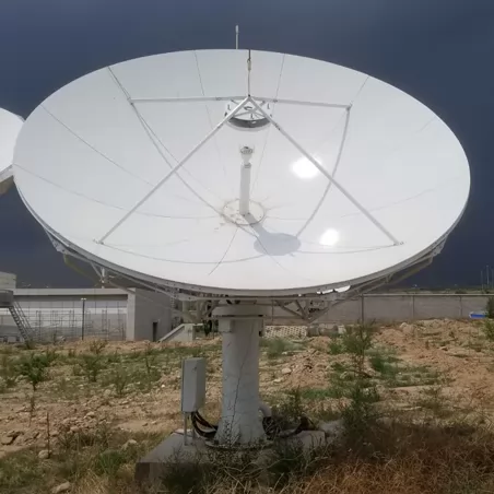 Antena de comunicação por satélite uplink de movimento total de 4,5 m