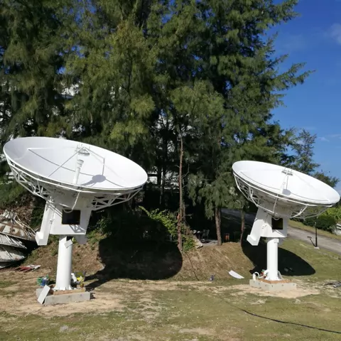 Antena VSAT de banda Ka de 1,8 m